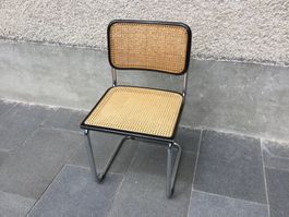 Zum Teil defekter Cesca Stuhl entworfen von Marcel Breuer
