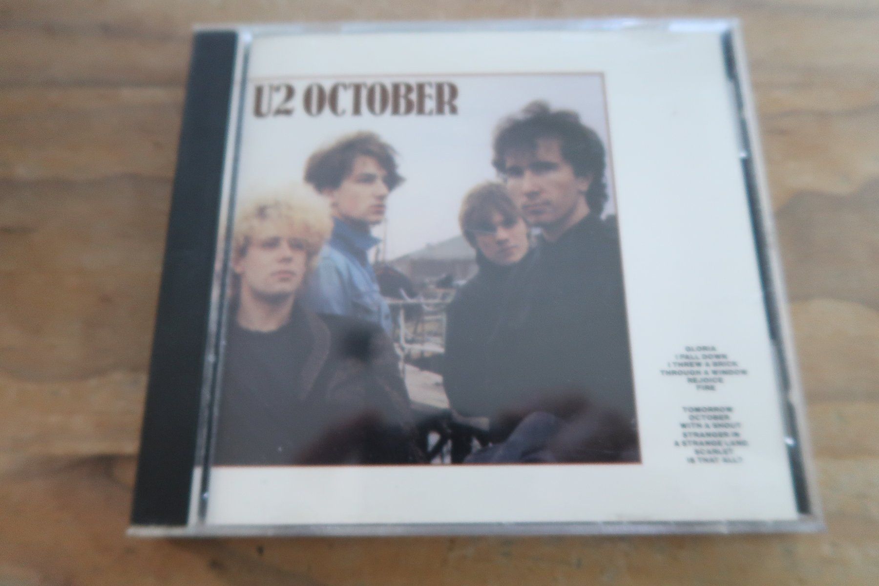 CDs: U2 - OCTOBER - CD – Gebraucht aus Basel von Patiscat