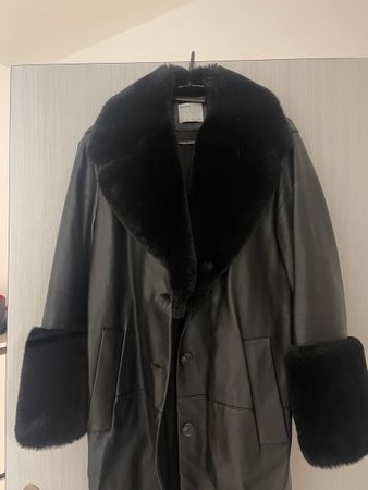 Bershka Mantel, Schwarz, Gr. S aber passt zu M auch .