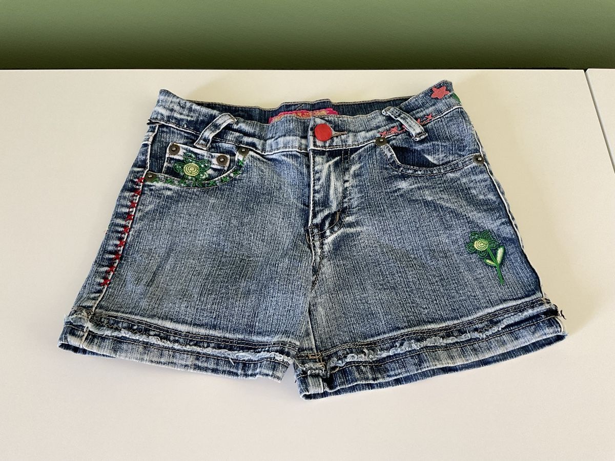 Pantaloni: Schöne Shorts Mädchen Gr.146/152 – Nuovo (secondo la descrizione) da Pfäffikon ZH venduto da Ben0707