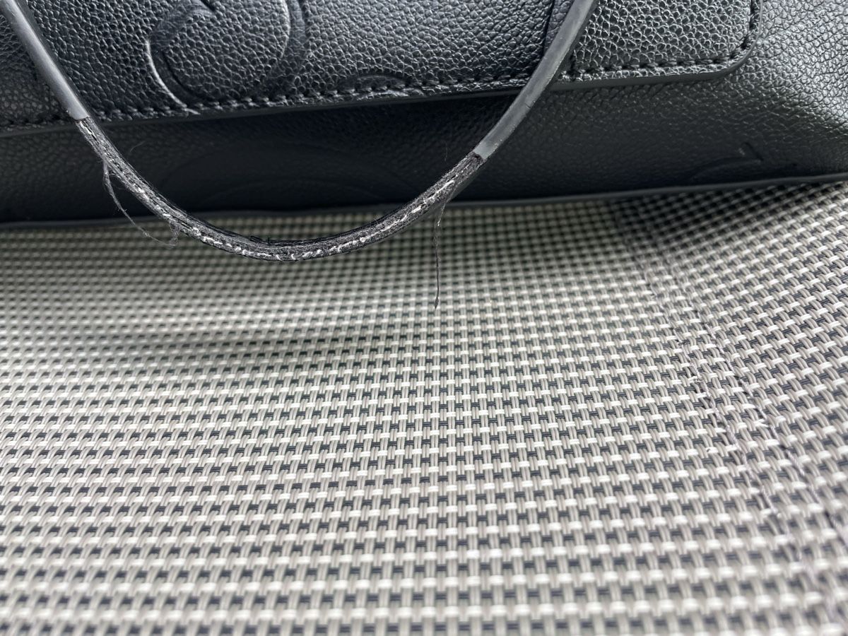 Guess Borse da donna: Borsa Guess nera con logo stampato e tasca esterna – Usato da Carena venduto da jos_6f55 2