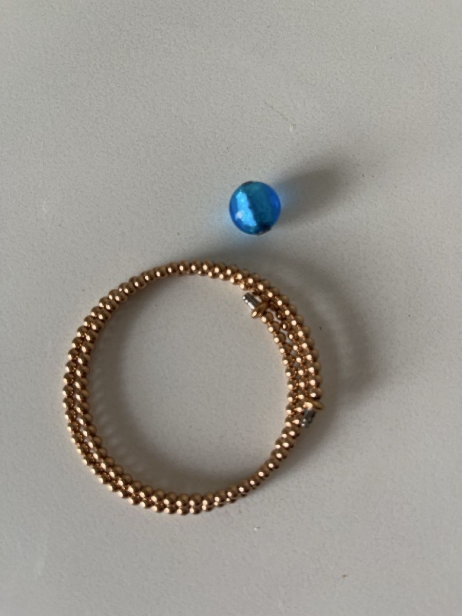 Fauteuils: Double RedGold Bead Bracelet With Blue Gem Accent - Summer S – D'occasion à Lausanne par 13summertime 1