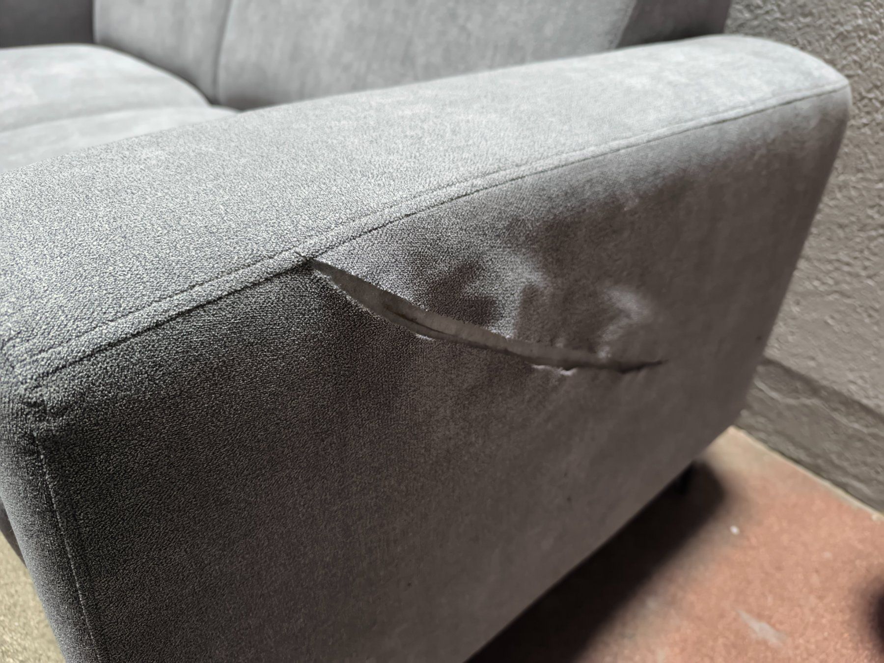 Divani: 2.5er Sofa grau ab Showroom – Nuovo (secondo la descrizione) da Willisau venduto da Outletino 1