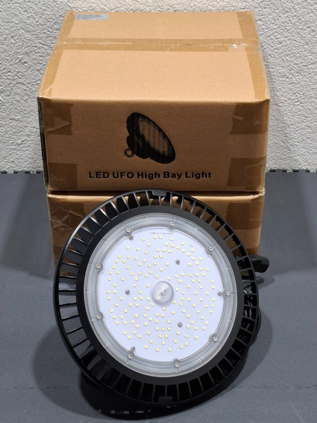 Lampade: Lampe LED UFO High Bay 100 W – Nuovo e nell'imballaggio originale da Villars-Ste-Croix venduto da pau_8fls 5