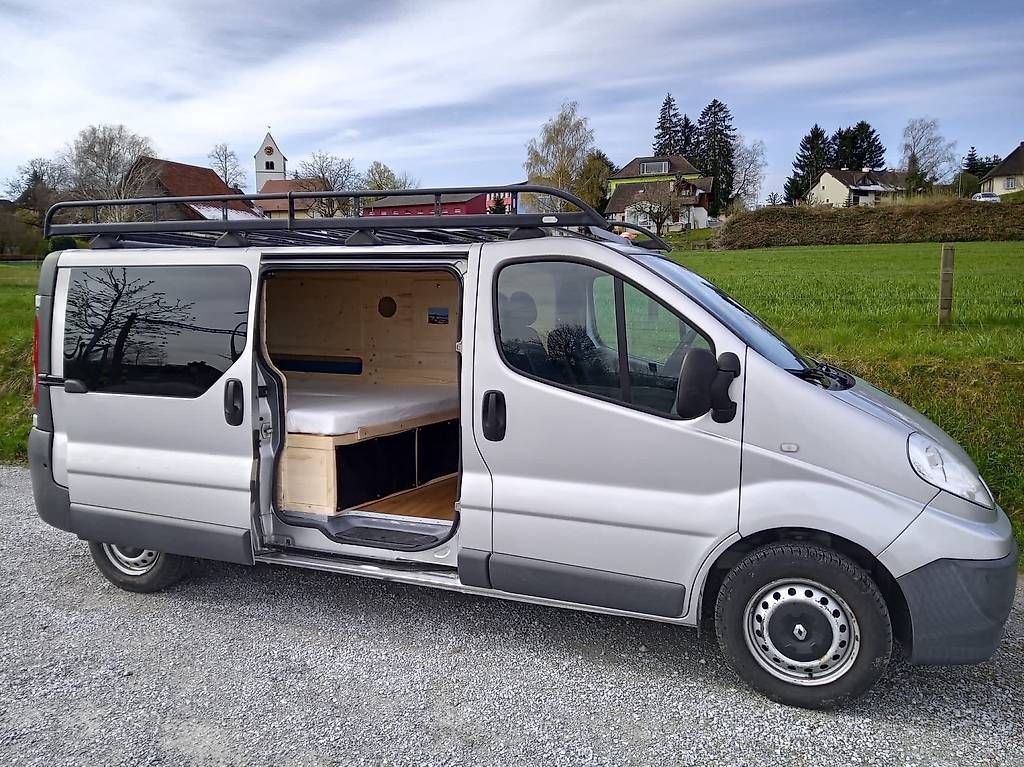 Renault Veicoli da campeggio: Renault Trafic Camper, Ausbau, mit Solar – Usato da Zürich venduto da Sim77