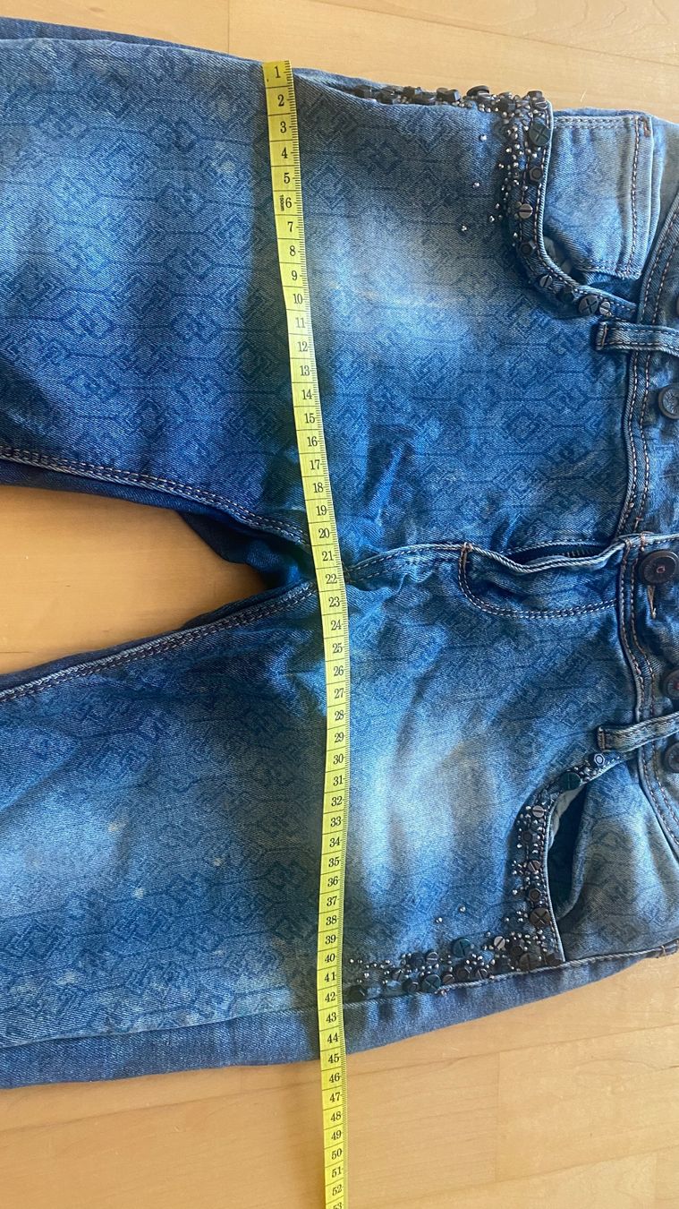 Jeans: Jeans mit Strasssteinen – Gebraucht aus luzern von bar_5gtr 8