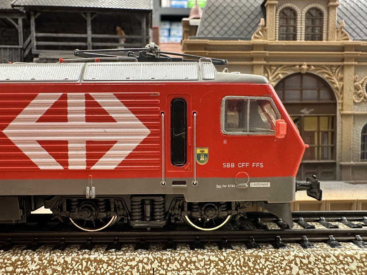 Märklin Modellini di ferrovie: Märklin 3328 SBB Re 4/4 IV – Usato da Lupsingen venduto da New-Haven 1