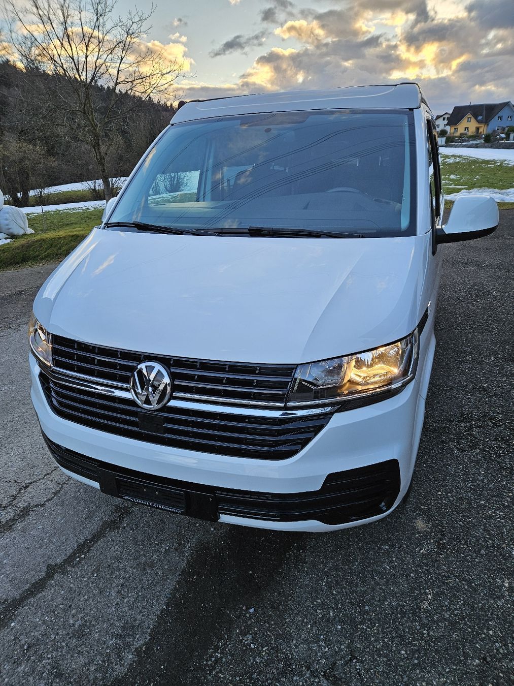 VW Camping Fahrzeuge: VW T6.1 Camper – Gebraucht aus Schmerikon von Obersee0 1