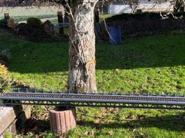 Unterzugbrücke mit Geländer für Spur G