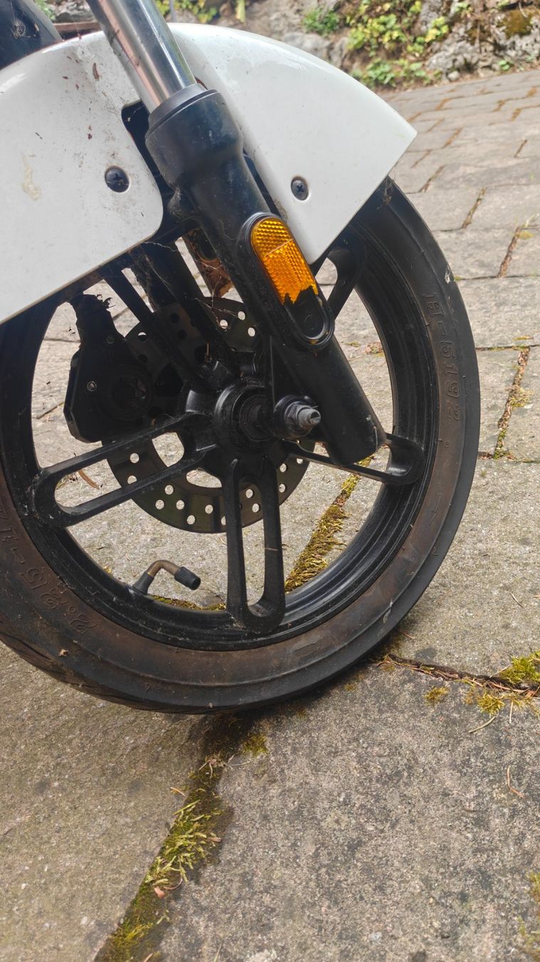Yadea Scooters: Yadea V7 E‑Roller / E‑Scooter, 2’998 km – Gebraucht aus Schaffhausen von cam_5yql 4