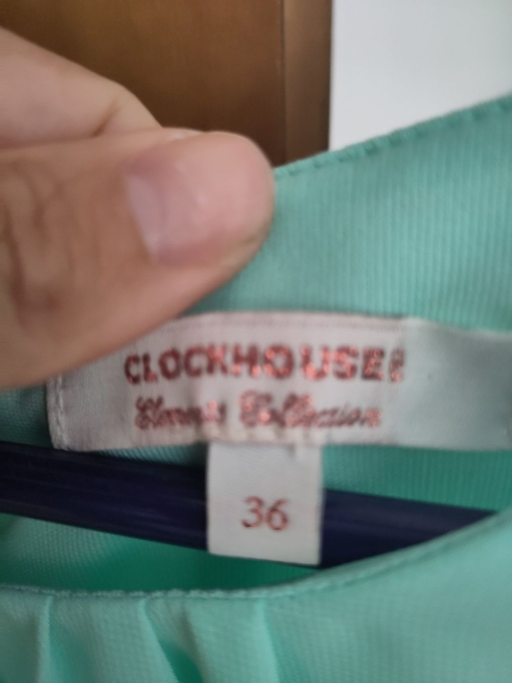 T-shirt: Türkis Shirt – Usato da Zürich venduto da Saf12 4