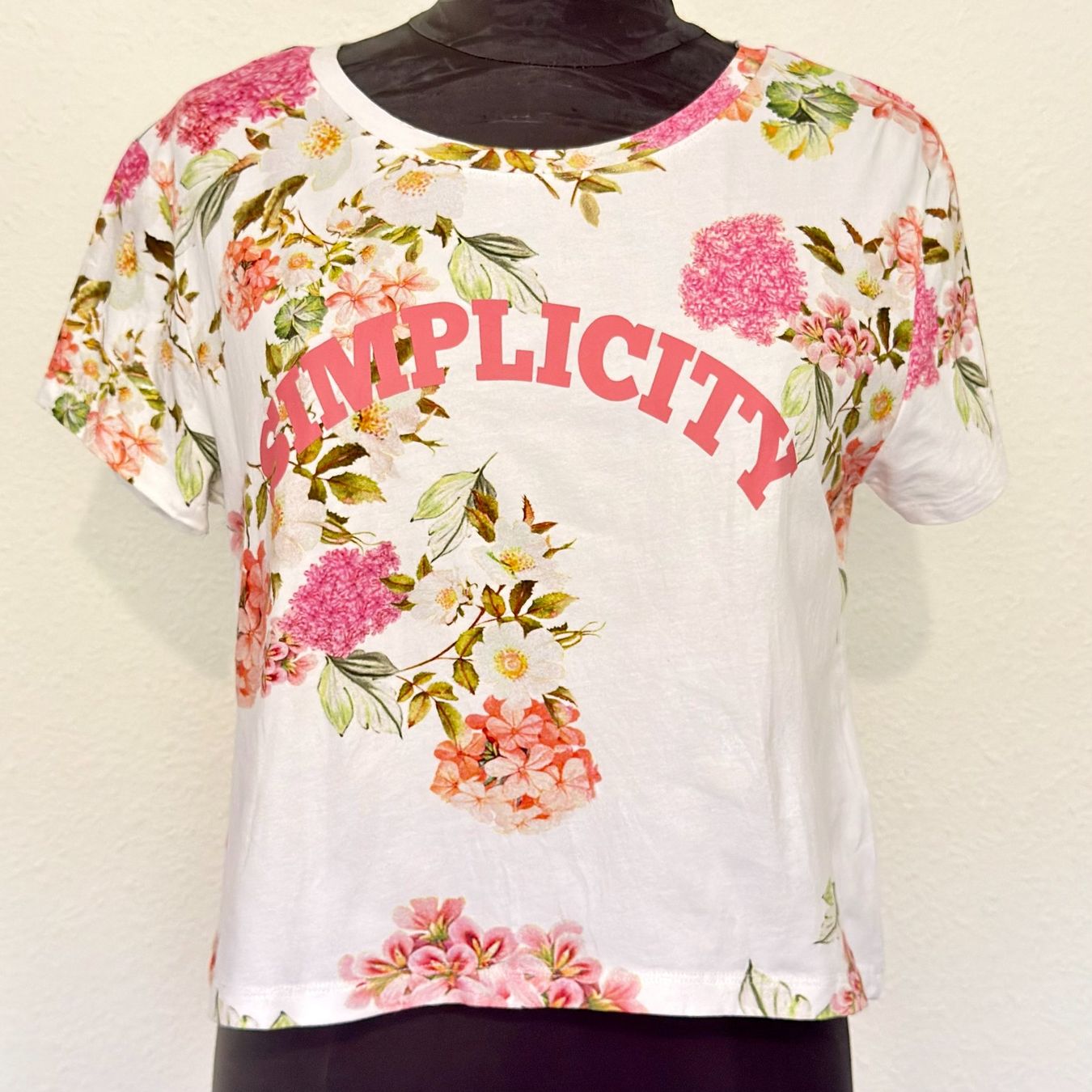 C&A T-shirt: T-shirt crop floral Clockhouse "Simplicity" – Usato da Thônex venduto da Suisse.Shopping 6