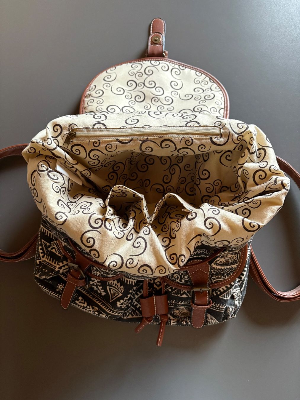 Zaini: Rucksack mit Elefantenmuster im Ethno-Stil - Top-Zustand – Nuovo (secondo la descrizione) da Güttingen venduto da norwis3 2