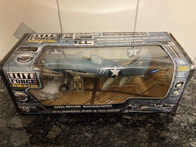 Kit di modellismo & Modellini statici: Wildcat F4F-4 Figther, Elite Force – Nuovo e nell'imballaggio originale da Riedholz venduto da mastercom