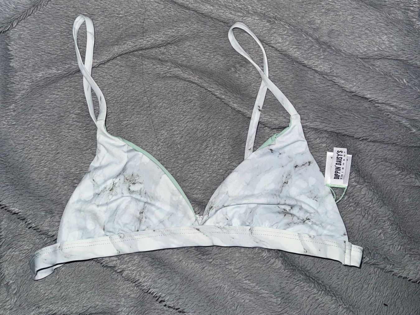 Costumi da bagno & Bikini: Marmor Bikini Top Weiss Gr. L (passt eher M) – Nuovo (secondo la descrizione) da Bern venduto da MissionAusmisten