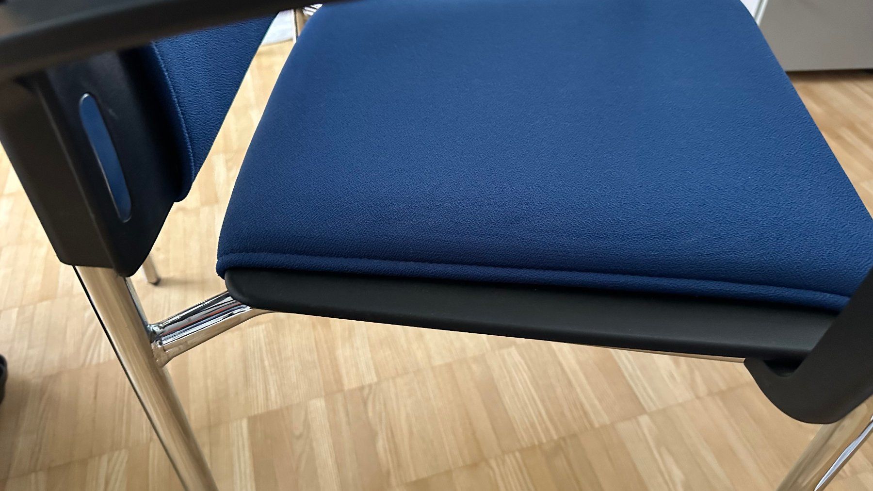 Sedie: Chaise Sato neuve (bleue) – Nuovo e nell'imballaggio originale da Bern venduto da Evo99 1