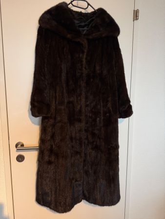 Nerzmantel lang luxuriös dunkelbraun Pelz M-L 38-40-wie NEU!