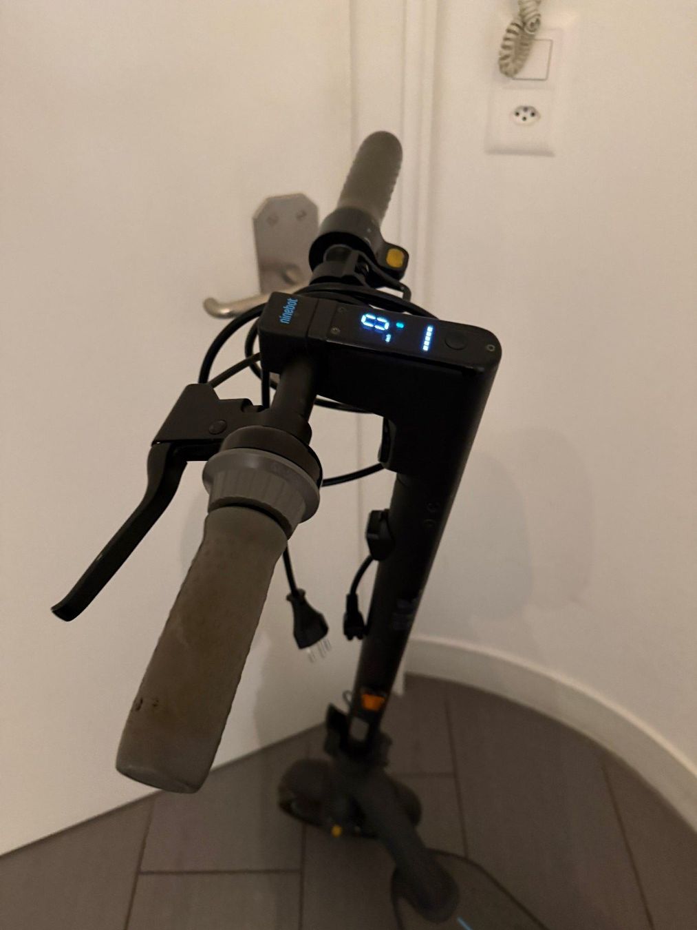 Segway Kickboard: Segway Ninebot KickScooter Max G30D II – Usato da Zürich venduto da Naloo 2