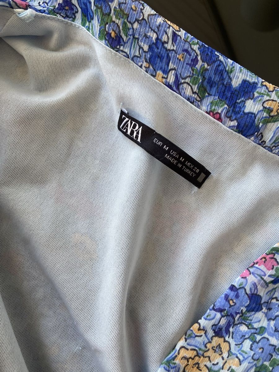 Zara Vestiti: Zara floral mini dress, size M – Usato da Arni AG venduto da LunaMeadow 1