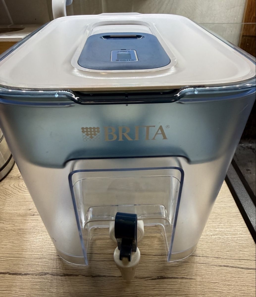Sanitari: Brita Wasserspender / Wasserfilter 8,2l – Usato da Coeuve venduto da Saelee