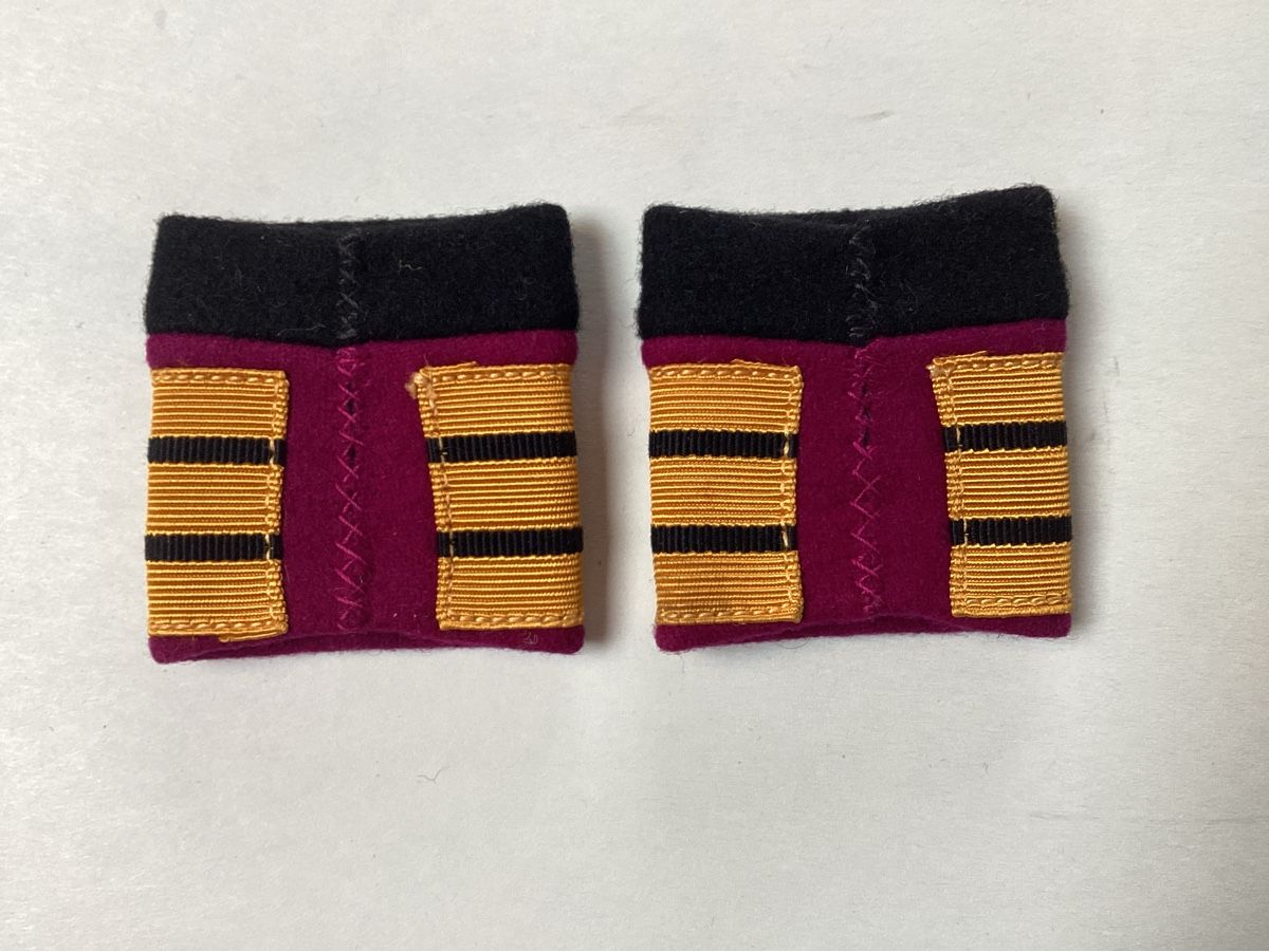 Schweizer Armee Uniformi: Patten Oberst – Usato da niederurnen venduto da Hagugelmann 1