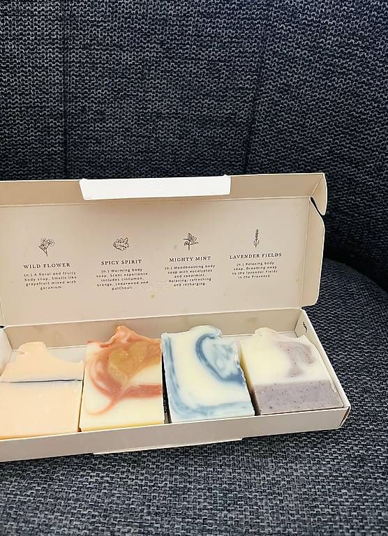 Duschen: Coffret Découverte Savons 100% naturels – Gebraucht aus Lucens von TCG_sellnbuy