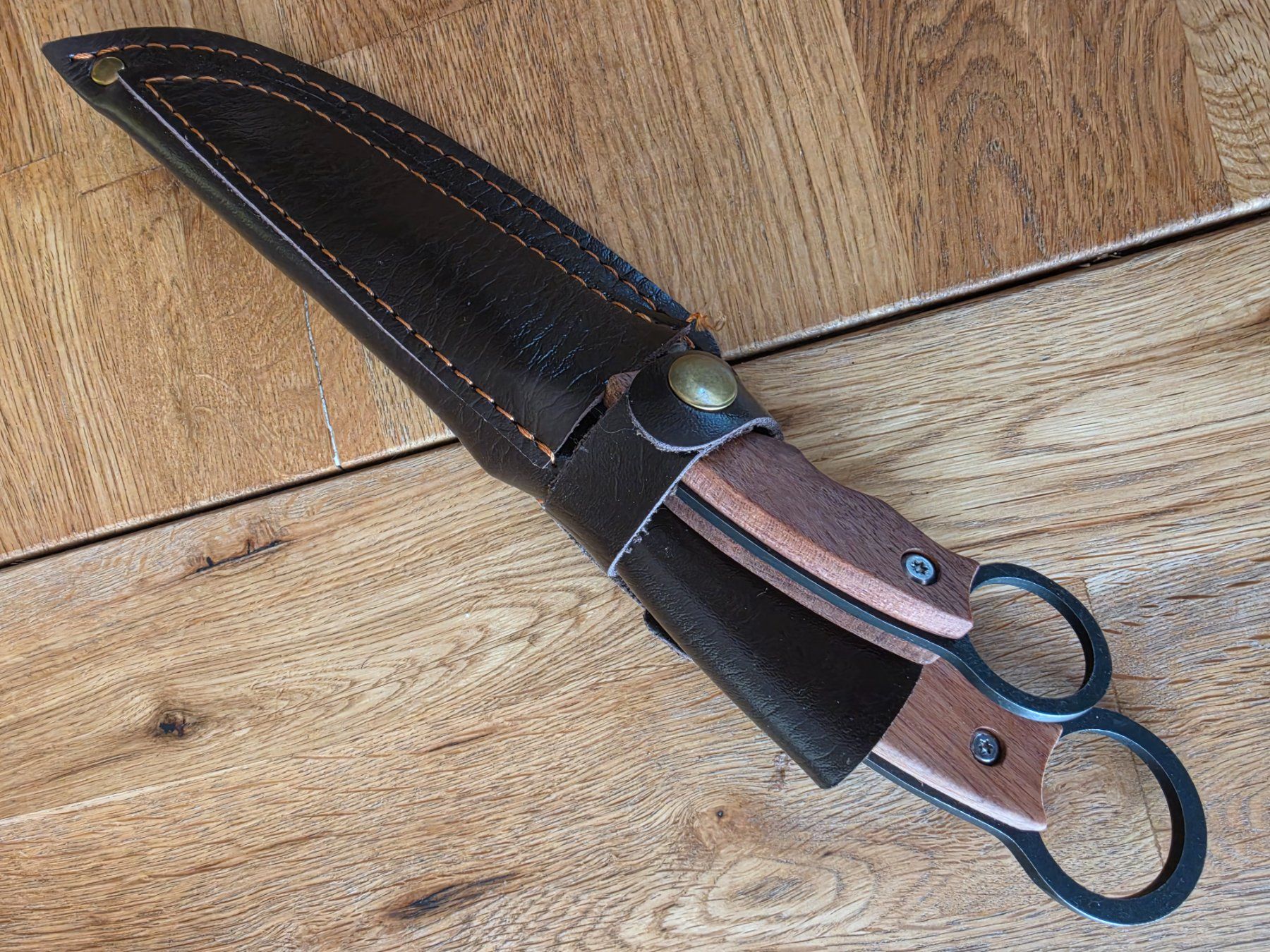 Accessori: 2 Handgefertigte Messer mit echt Lederscheide – Nuovo e nell'imballaggio originale da Herzogenbuchsee venduto da Melissa110 2
