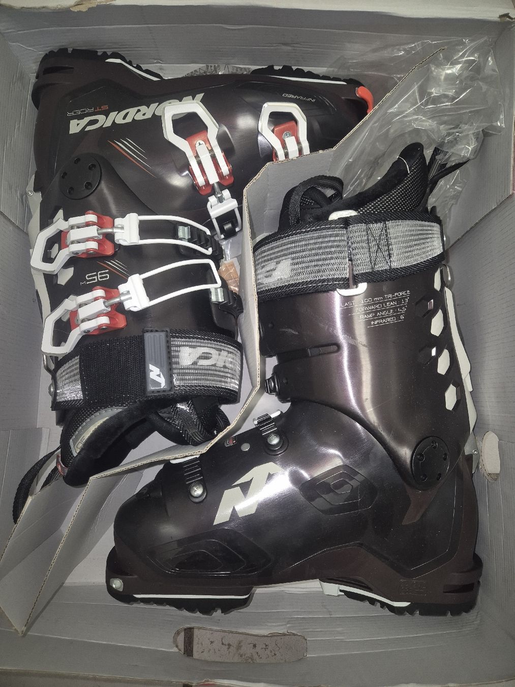 Nordica Scarpe da donna: Nordica Strider 95 W 24.5 – Nuovo e nell'imballaggio originale da Porrentruy venduto da jer_6hmq