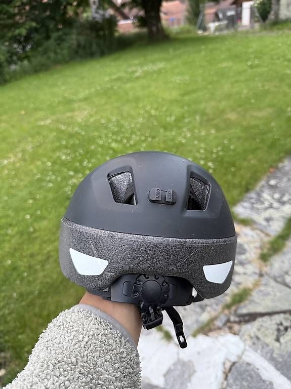 Caschi: Casque velo bon état  – Usato da Corgémont venduto da Barisboyraz