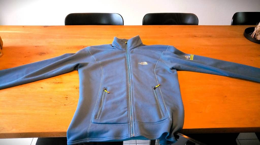 North Face Jacken: Neuwertiger The North Face Fleece Midlayer – Gebraucht aus Felben-Wellhausen von yellow-640 1