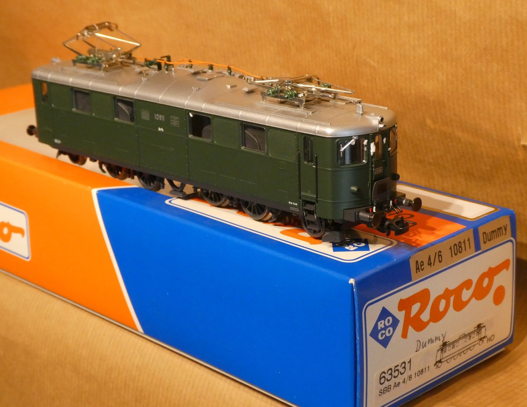 Roco Modellini di ferrovie: Roco SBB Ae 4/6 Gotthardlok DUMMY – Nuovo e nell'imballaggio originale da Muri b. Bern venduto da Malagueno 9