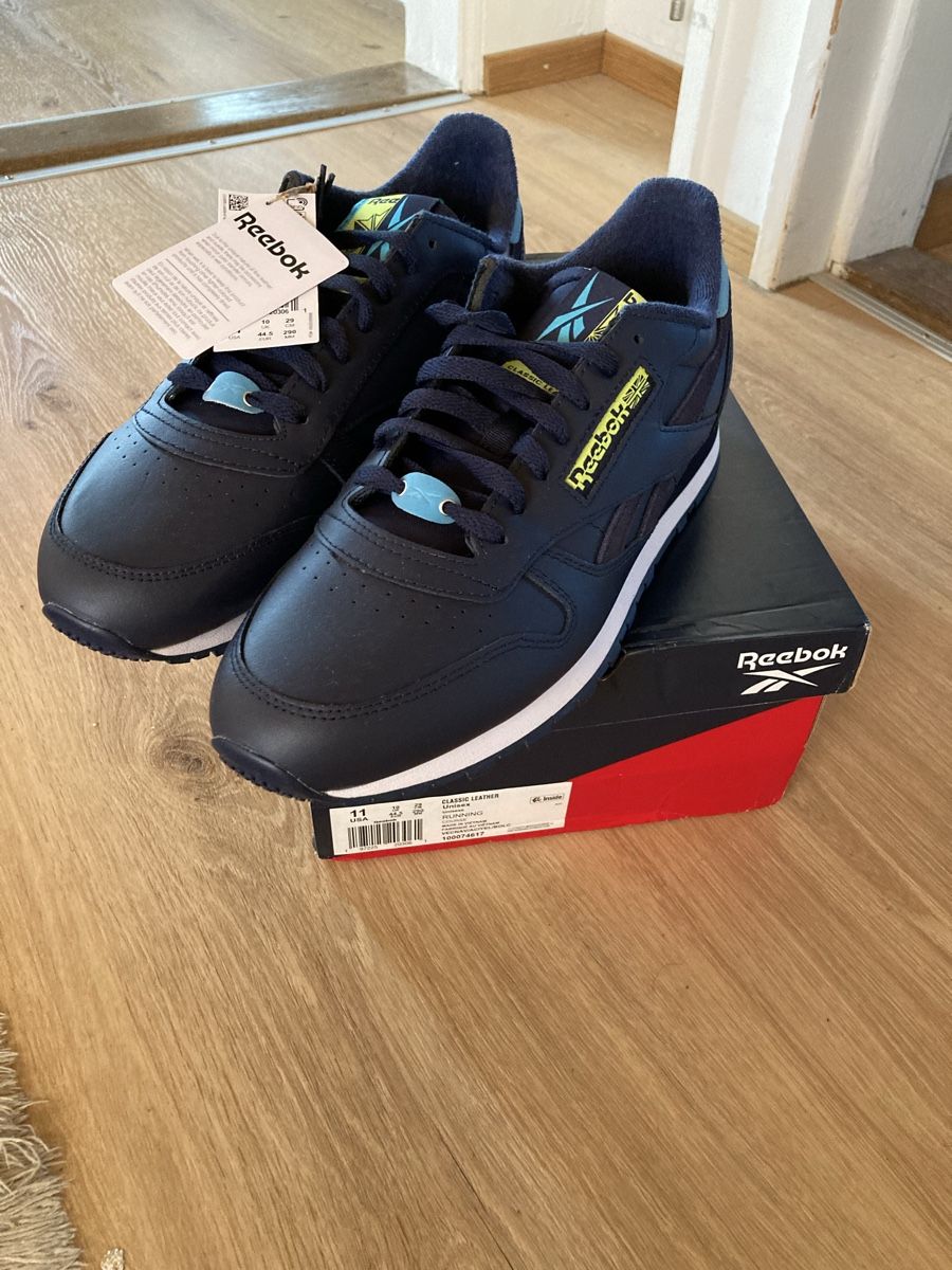 Reebok Scarpe da uomo: Neue Reebok Classic Leder Sneaker Grösse 44.5 – Nuovo e nell'imballaggio originale da Wichtrach venduto da Queensparkunite