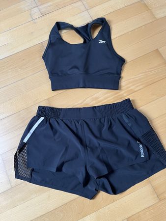 Sport Set Reebok schwarz Grösse XS guter Zustand</div>