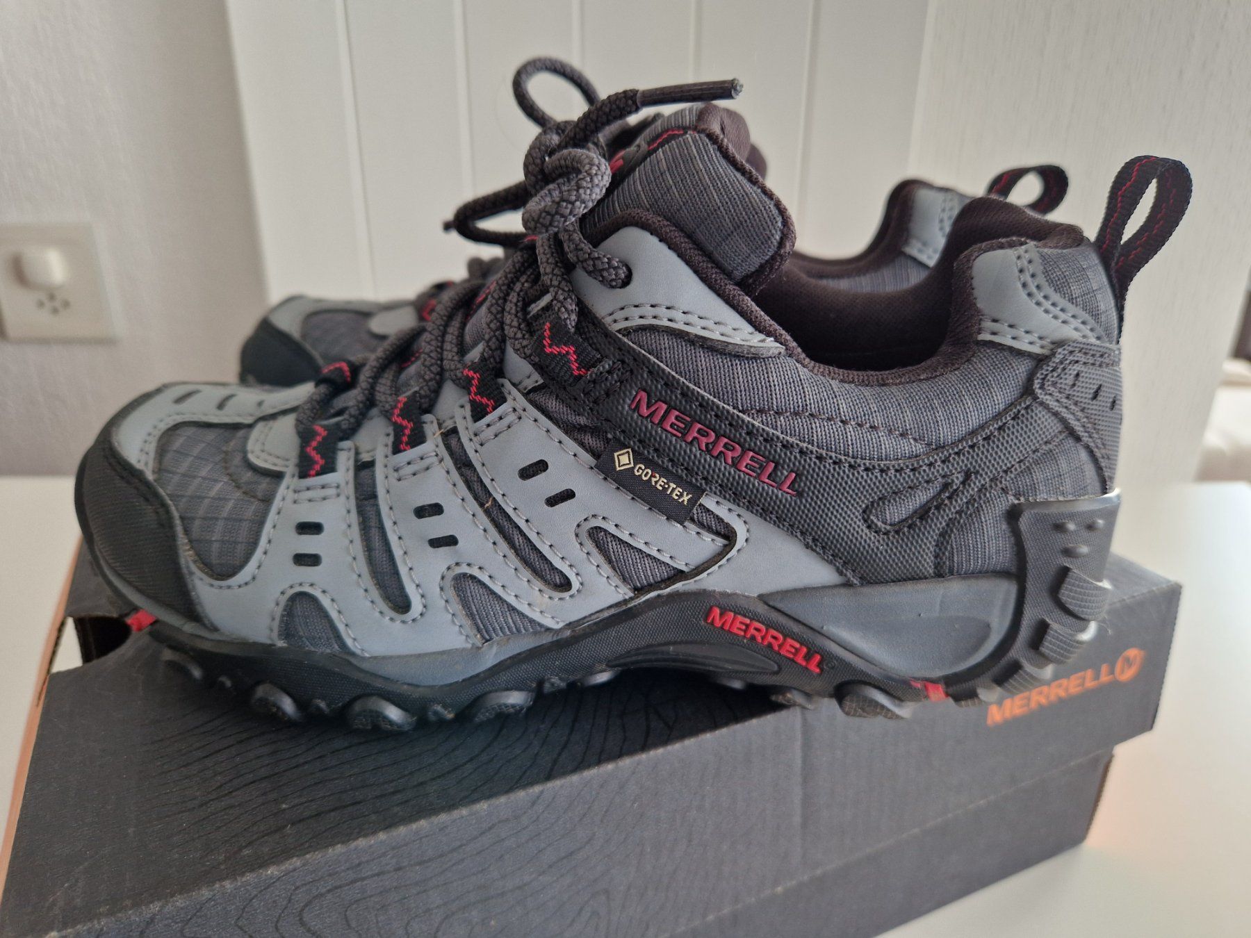 Merrell Scarpe da donna: Baskets Merrell Accentor GTX gris rouge – Nuovo (secondo la descrizione) da Pully venduto da Andalous 7