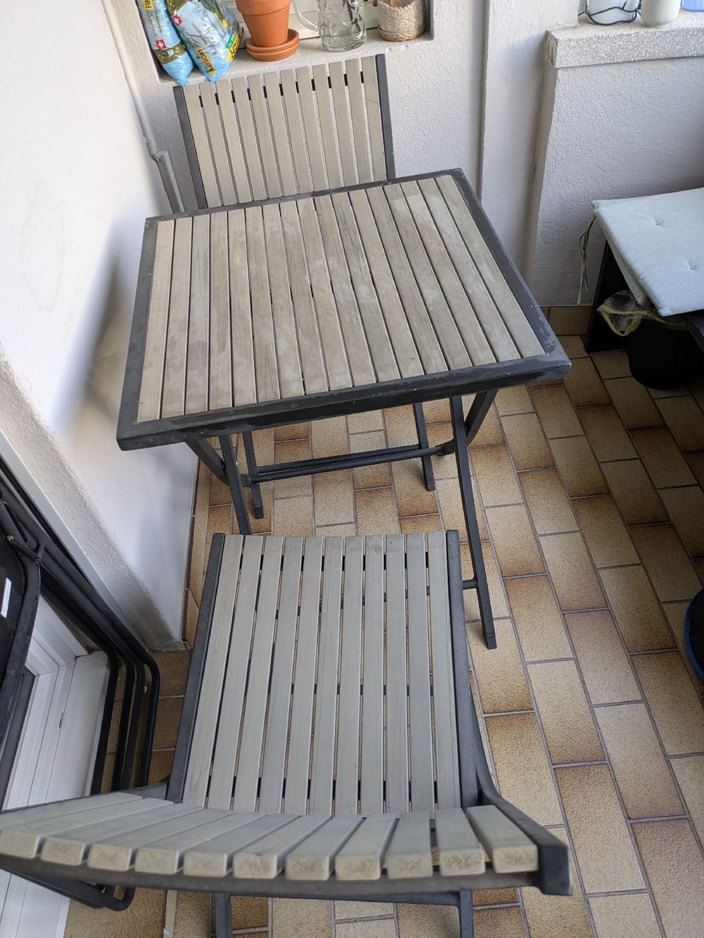 Set di tavolo e panche: Klapptisch mit zwei Stühlen – Usato da Bern venduto da Leali_71