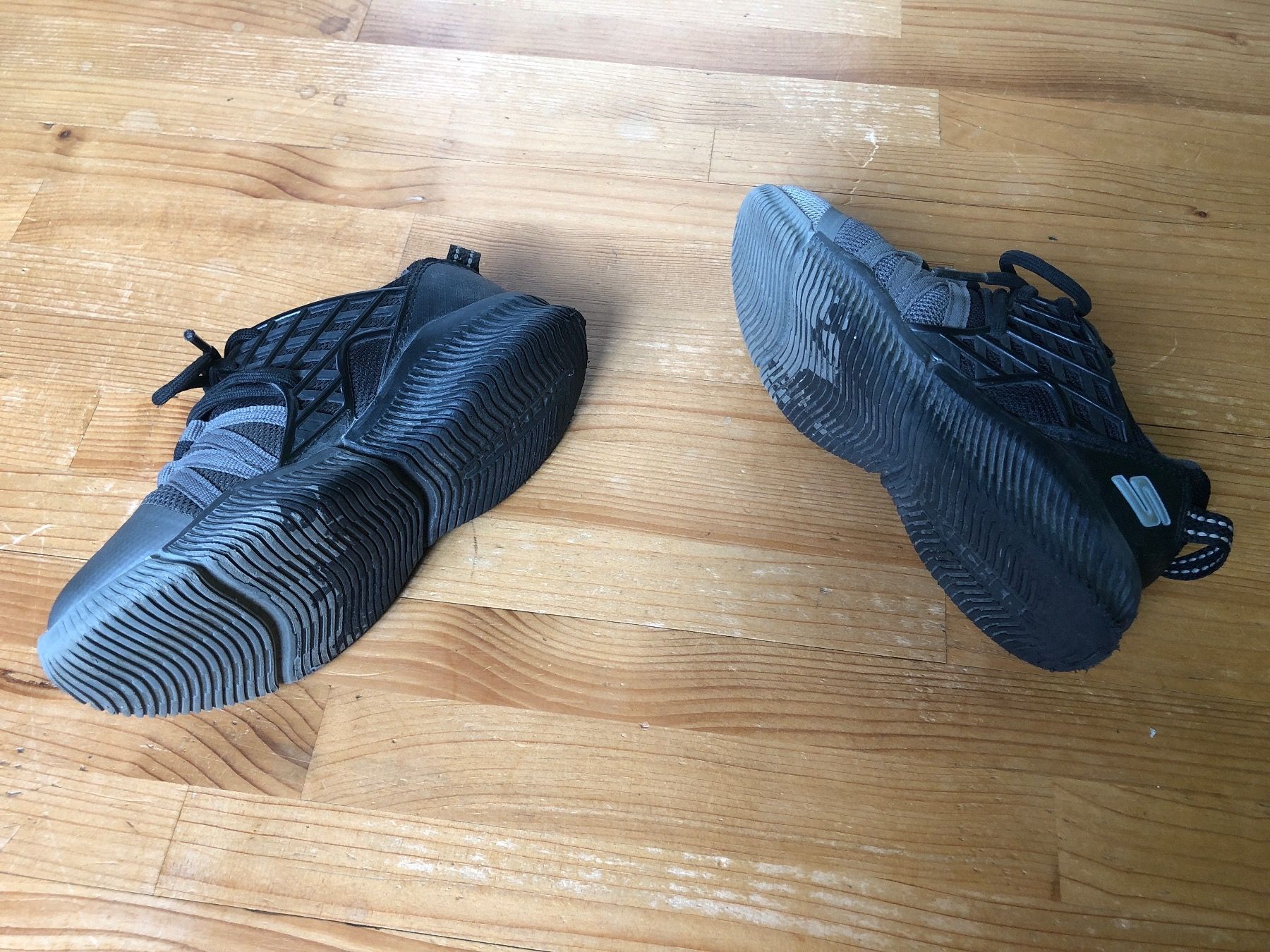 Skechers Schuhe für Jungen: Skechers Turnschuhe gr. 28 – Gebraucht aus Gebenstorf von white9 1
