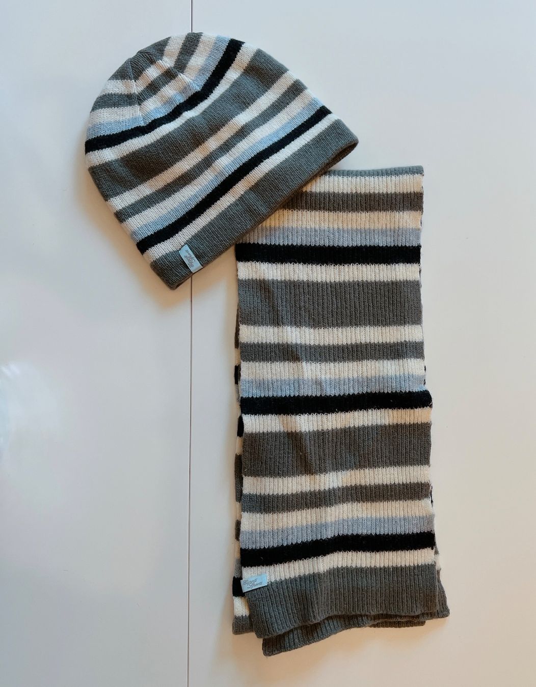 Scarf & Hat set / Esprit - Schal, foulard, casual scarves (Gebraucht) in  Basel fr CHF 39.9  mit Lieferung auf Ricardo kaufen