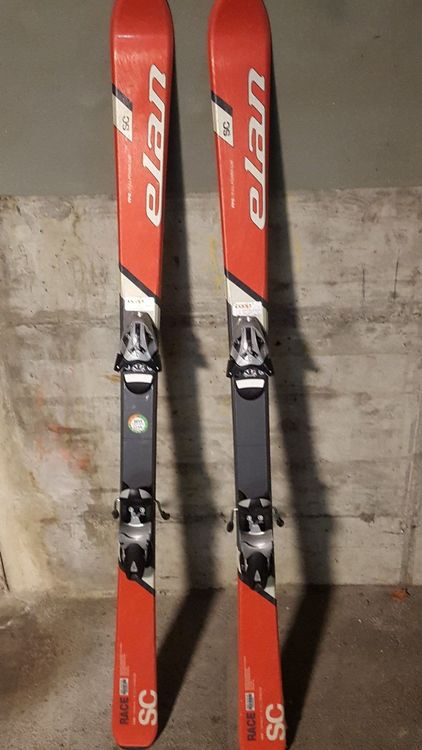 Elan - Sports D'hiver / Vêtements Et Équipement