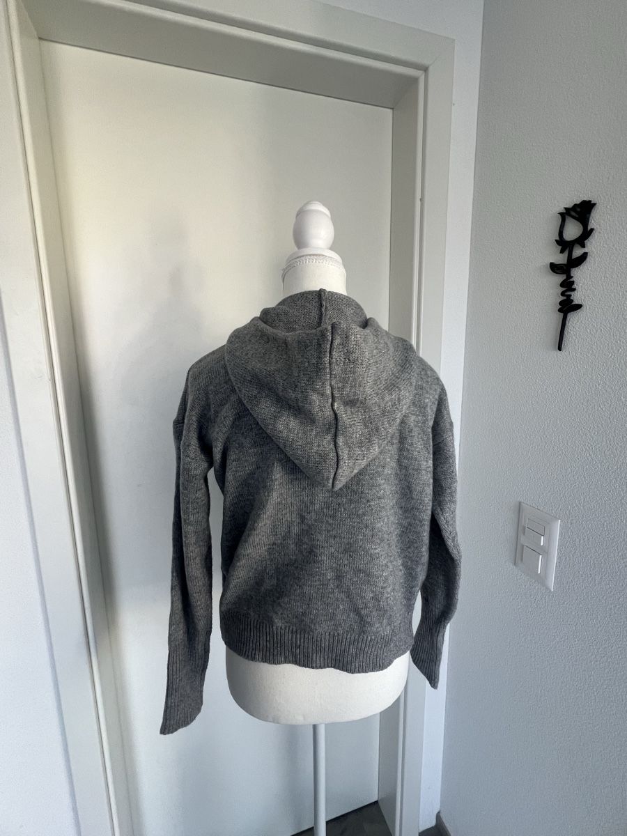 Jacken: Stickjacke Grösse M  – Gebraucht aus Niederhelfenschwil von tab_xlc7 1