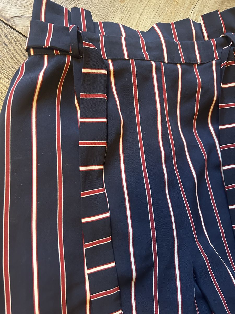 Pull&Bear Pantalons: Stoffhose von Pull&Bear – Neuf (Voir description) à Dielsdorf par cjanett 2