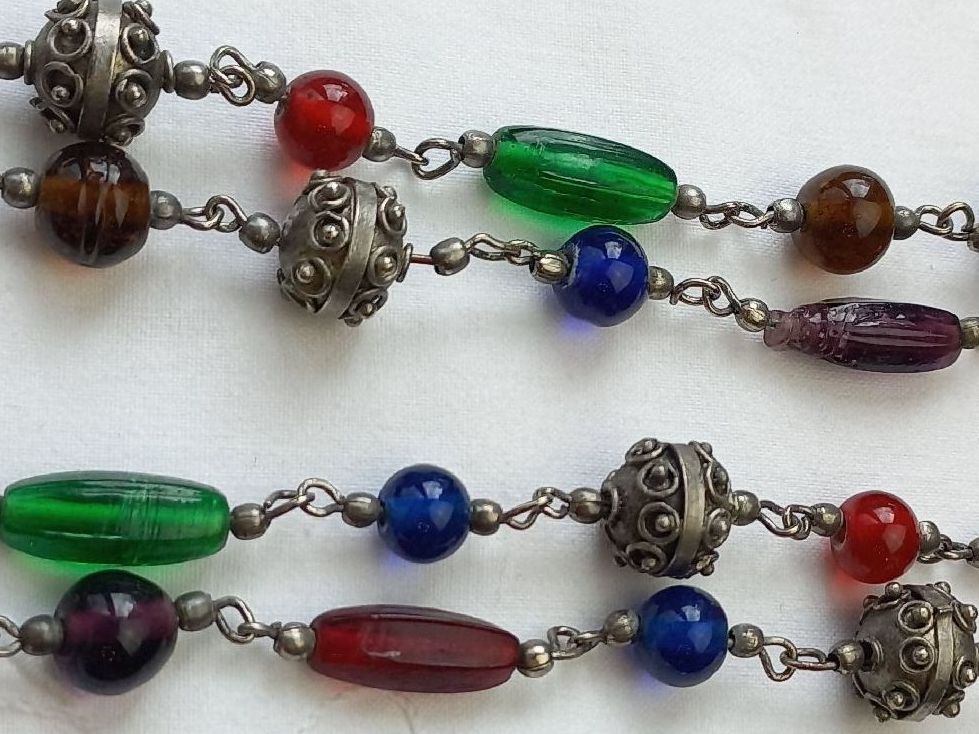 Catenine: Vintage,Halskette mit Bunten Glasperlen. – Usato da Buchs AG venduto da Dzirul