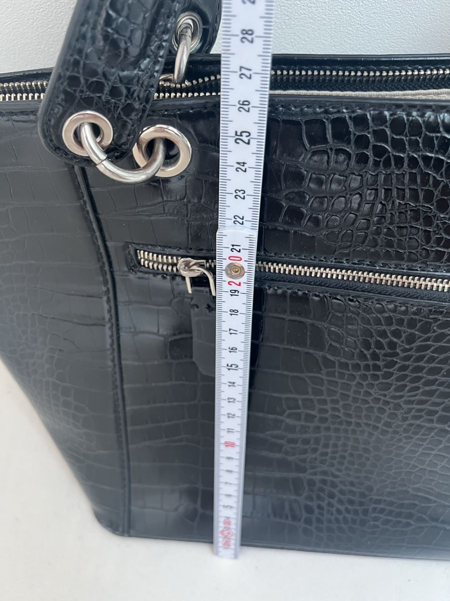 Guess Taschen für Damen: Guess Schultertasche – Gebraucht aus Wettingen von Muda33 4