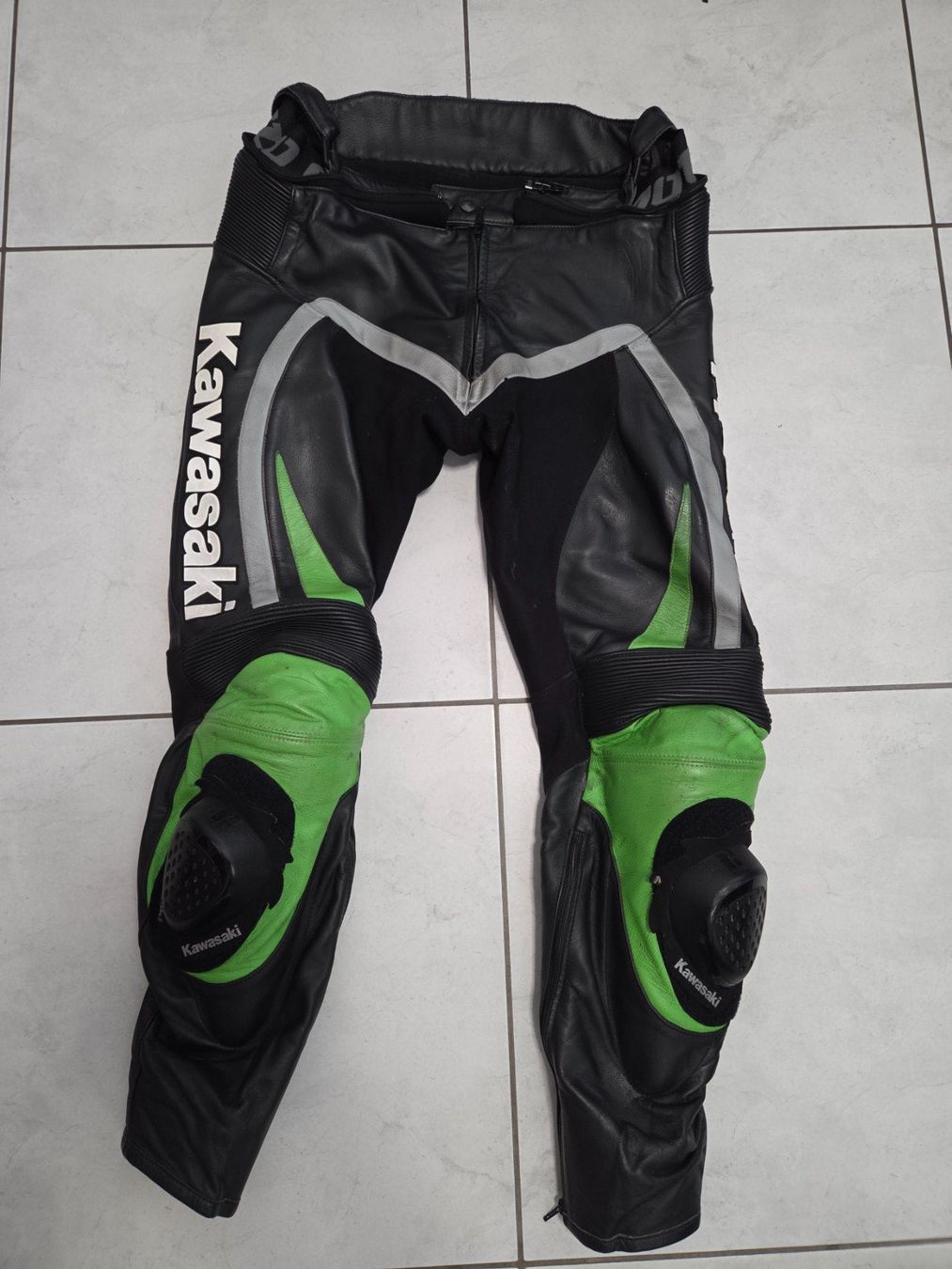 Anzüge: Kawasaki Ninja Lederkombi mit Handschuhen – Gebraucht aus Kaisten von Florian366 4