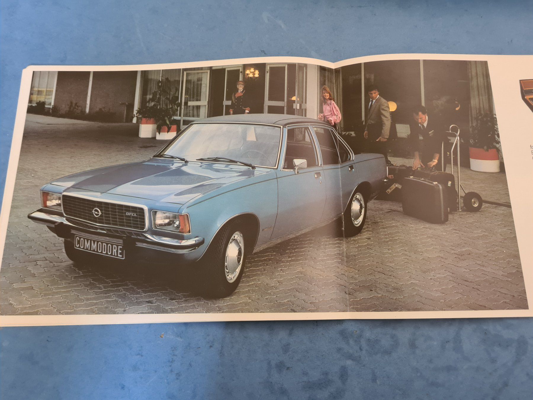 Opel Dokumente: OPEL  COMMODORE  BROCHURE  VINTAGE  COLLECTION – Gebraucht aus Bellevue von BURGOLMANIA 4