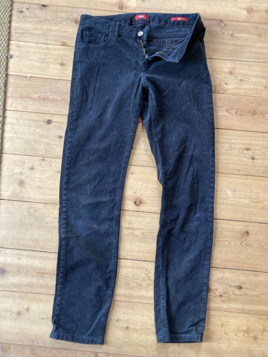 Esprit Hosen: Cordhose von Esprit 29/32 – Gebraucht aus Guarda von mol_76vq 1