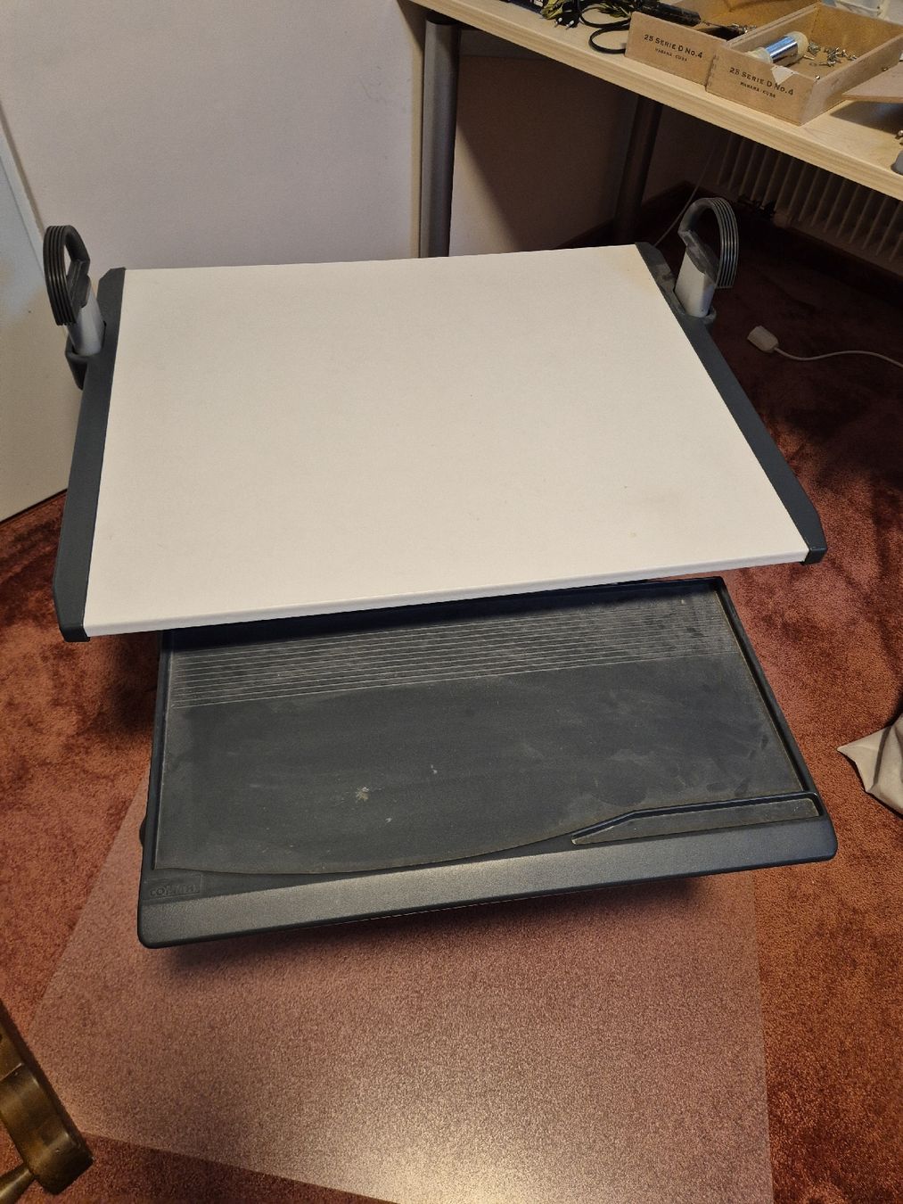 Bureaux: Computer-Schreibtisch – D'occasion à Kollbrunn par guernsey11 1