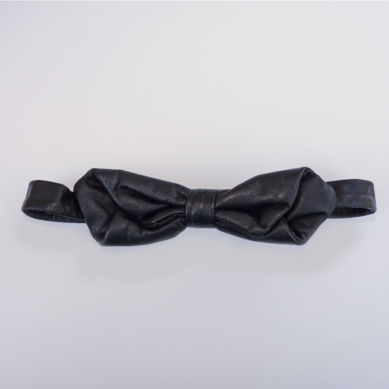 Krawatten: Fliege schwarz Leder VINTAGE 1990s – Gebraucht aus Brüttisellen von Buxus