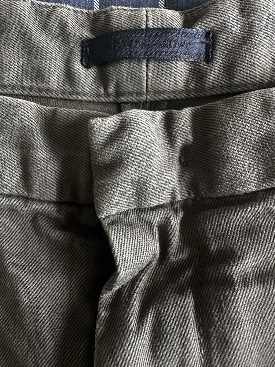 Prada Pantaloni: Pantalon Prada authentique - Taille 52 - État impeccable! – Usato da Lonay venduto da Paps_shooop 2