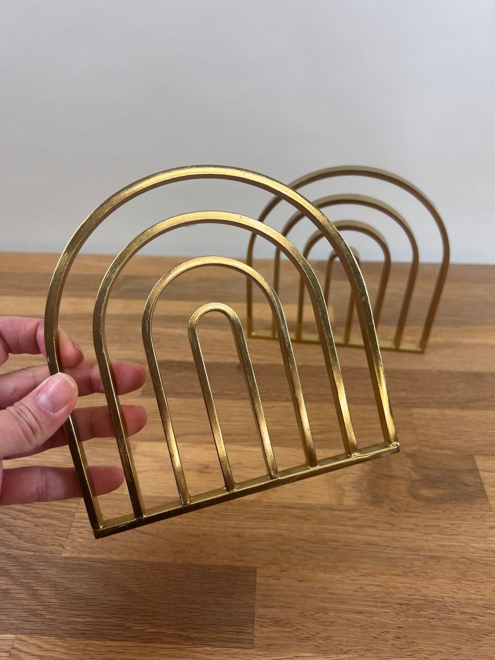 Sottobicchieri: Paar Messing Untersetzer in Bogenform / Gold Pot Holders – Usato da Hünenberg See venduto da mississauga 5