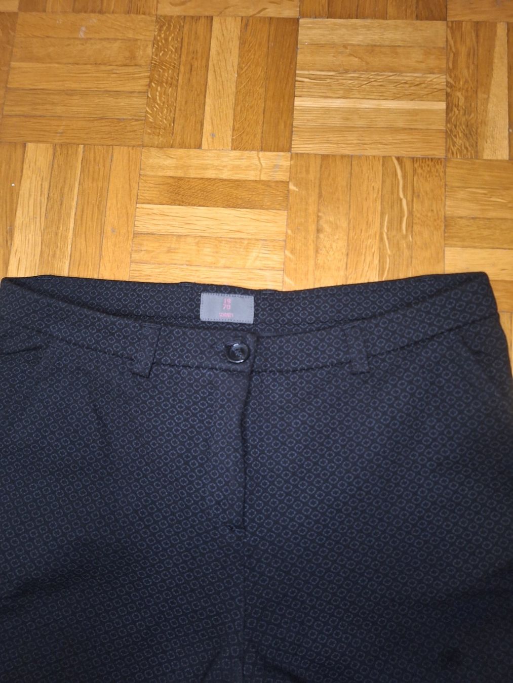 Hosen: Schwarze Stoffhose Gr. 176, Muster, bequem – Neu (gemäss Beschreibung) aus Adlikon b.Regensdf von che_xxb9 2
